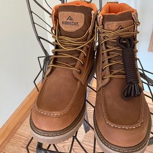 Men’s leather waterproof Ridgecut boots